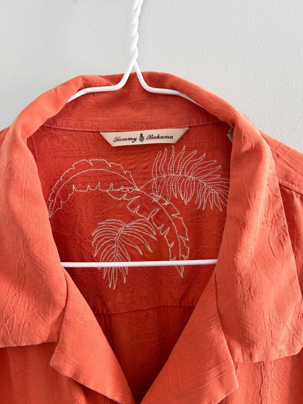 Tommy Bahama 100% Silk Orange Hawaiian Shirt Embroidered Palm Button Down XL - Picture 2 of 8